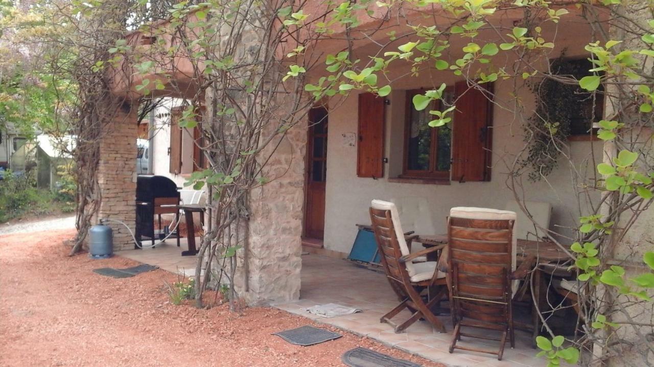 Domisiladore Esparron-de-Verdon Bagian luar foto